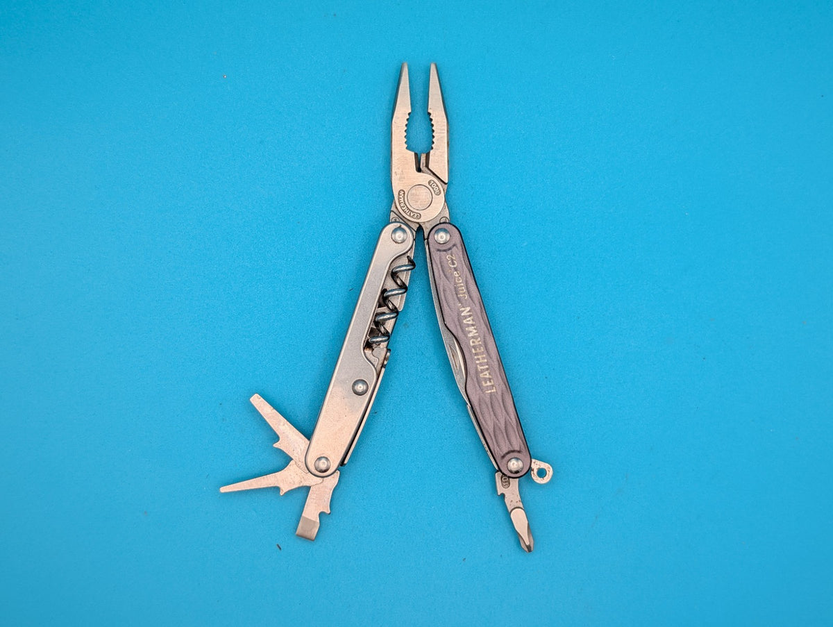Leatherman Juice C2 Granite Gray Multi Tool! RETIRED! NICE!