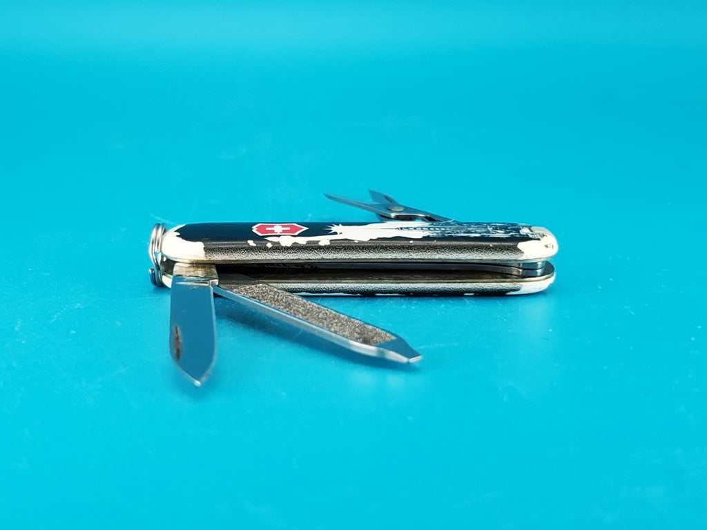 Victorinox Classic SD Swiss Army Knife New York Skyline Statue of Liberty!