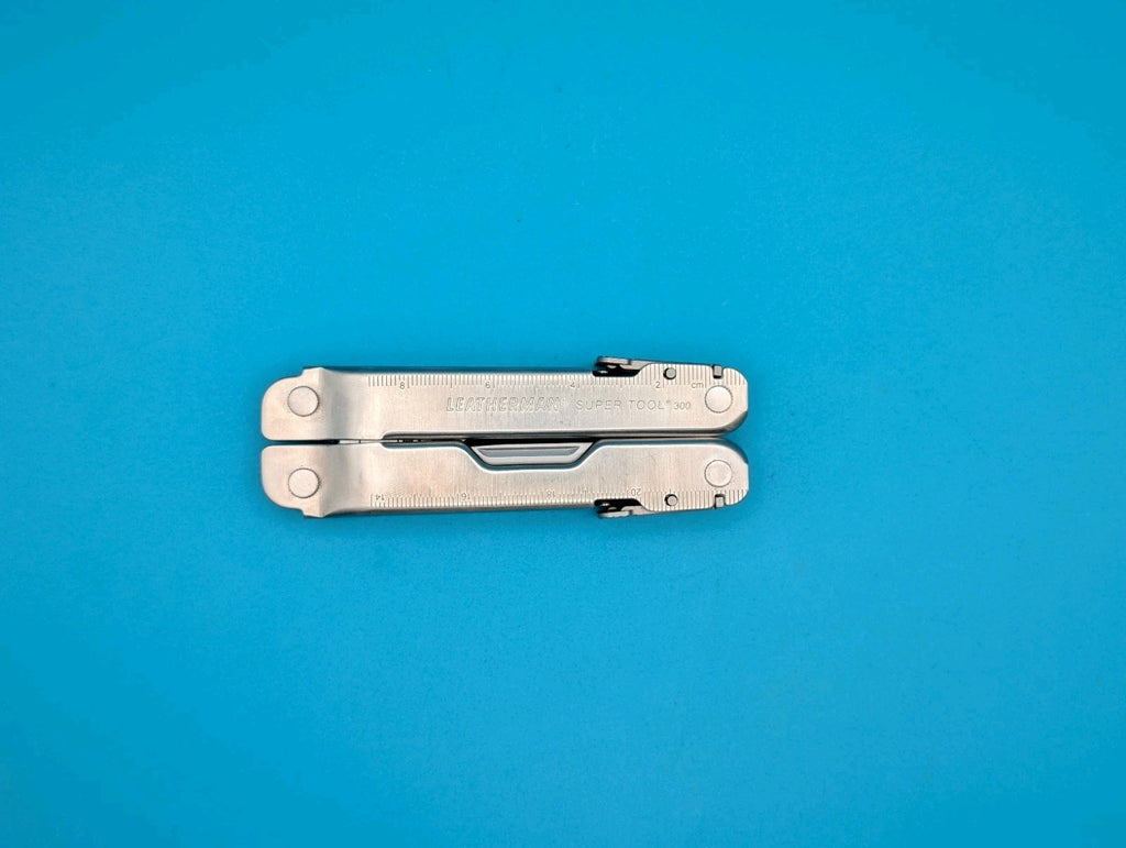 Leatherman Stainless Steel Super Tool 300 Multitool!