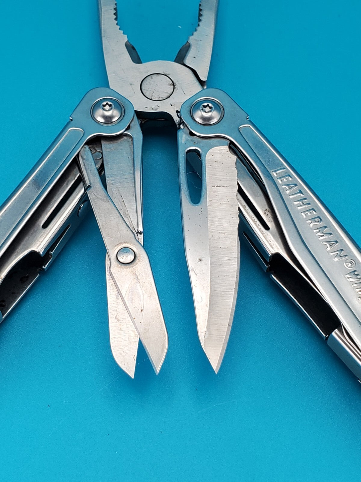 LEATHERMAN WINGMAN MULTI-TOOL! FAST SHIPPING!