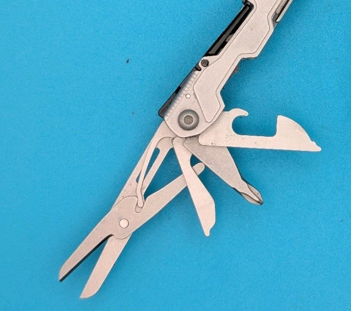 SOG Powerlitre Screwdriver Corkscrew Needlenose Pliers Knife Multi Tool! Silver