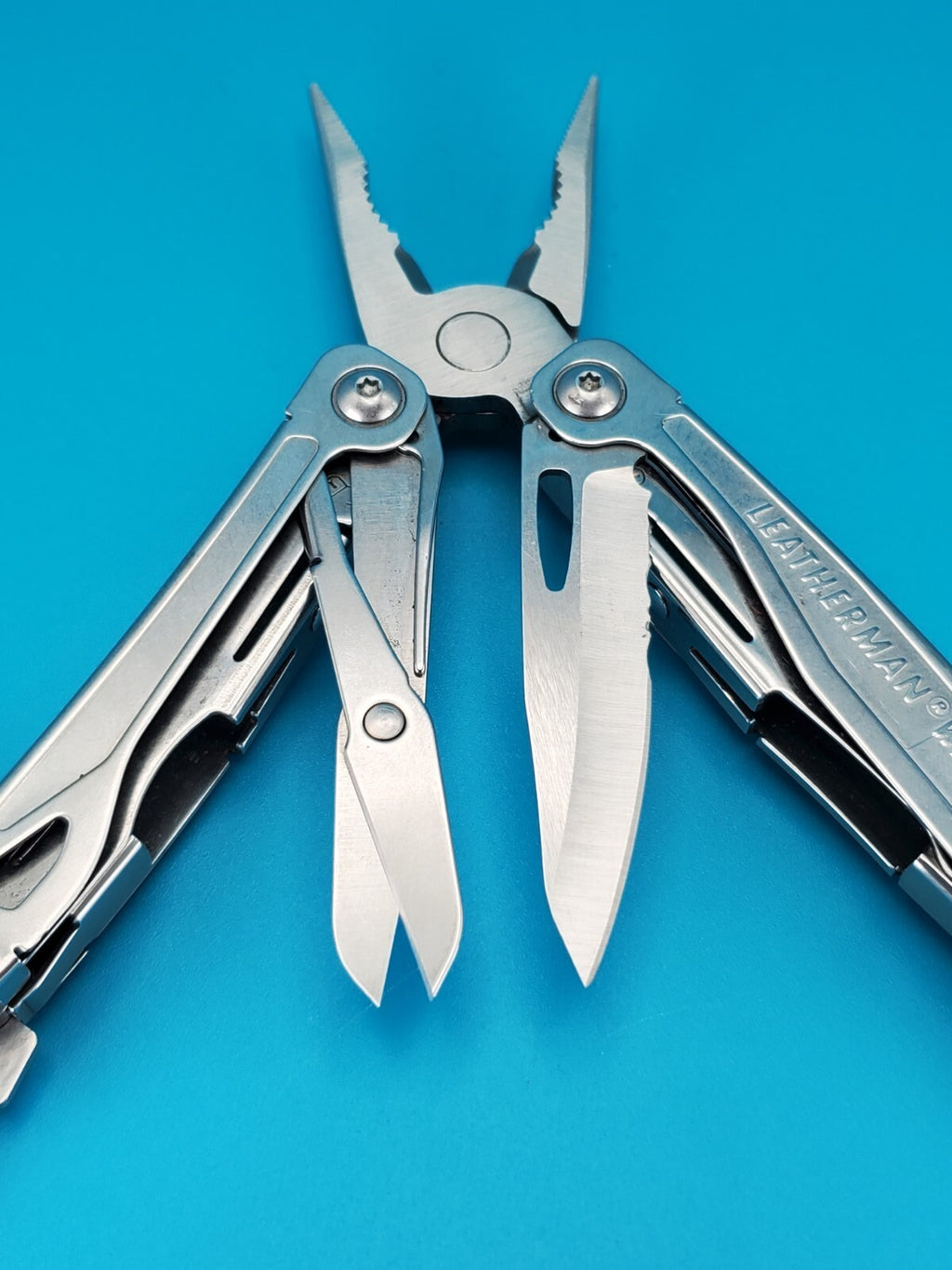 LEATHERMAN WINGMAN MULTI-TOOL! FAST SHIPPING!